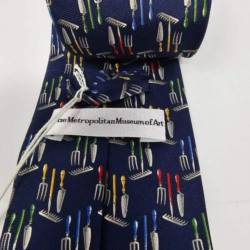 Metropolitan Museum of Art Mens Navy Garden Tool Print Silk‎ Necktie Park Lane